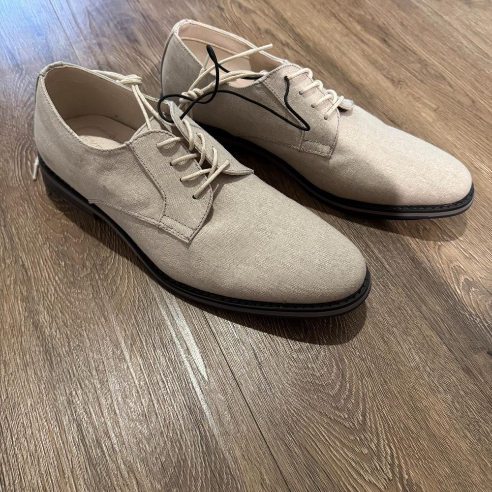 Express Tan Oxford Derbys with Classic Lace-Up Design